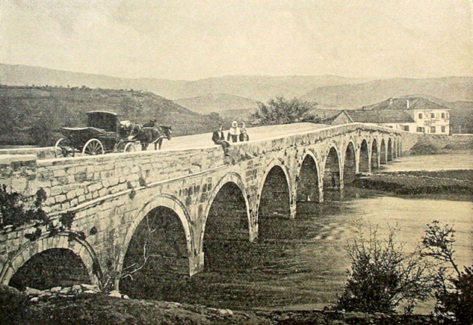 Na granici sjećanja: Kameni most preko rijeke Bune