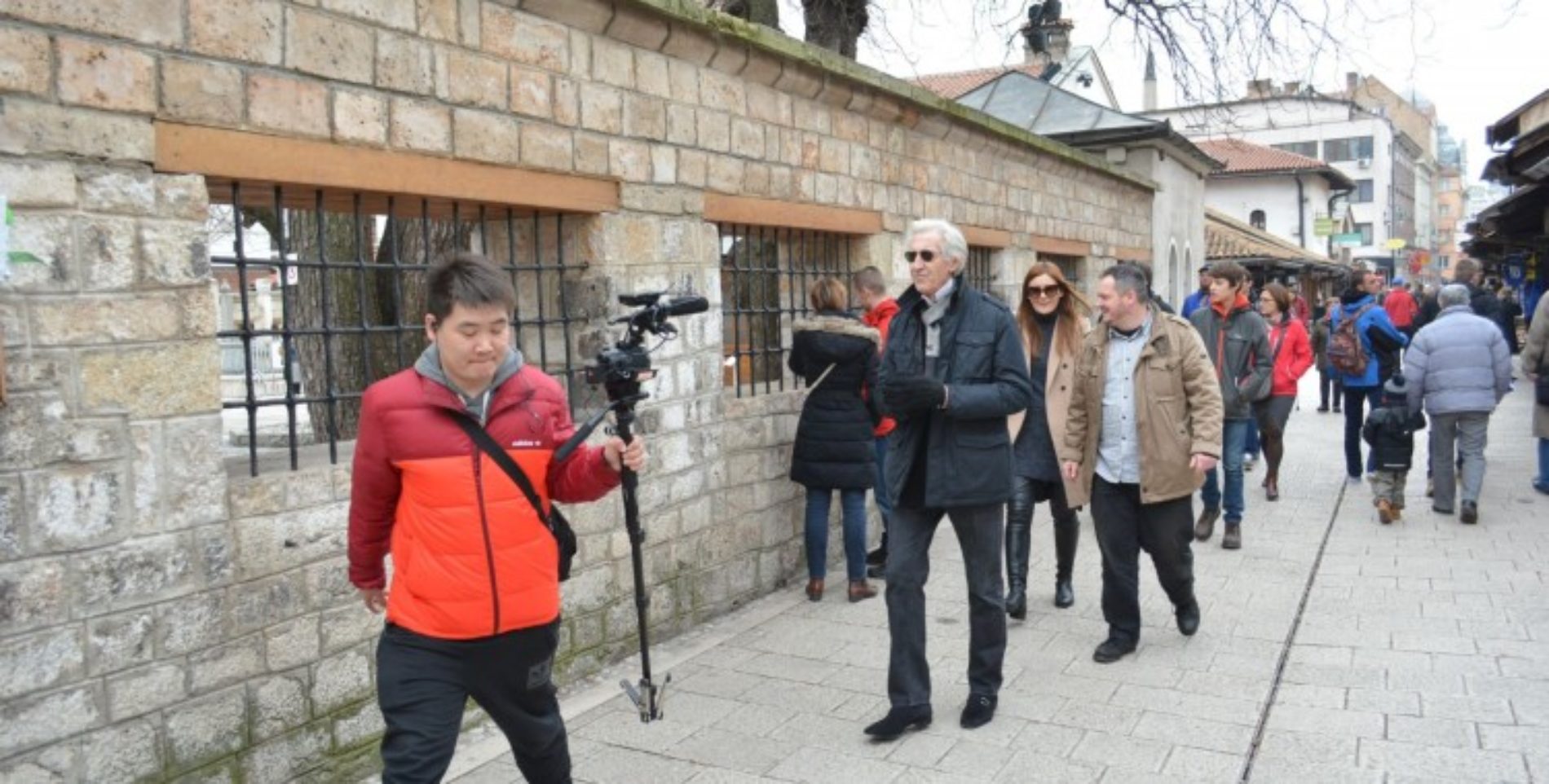Kineska TV u Sarajevu: Snimaju emisiju posvećenu filmu ‘Valter brani Sarajevo’