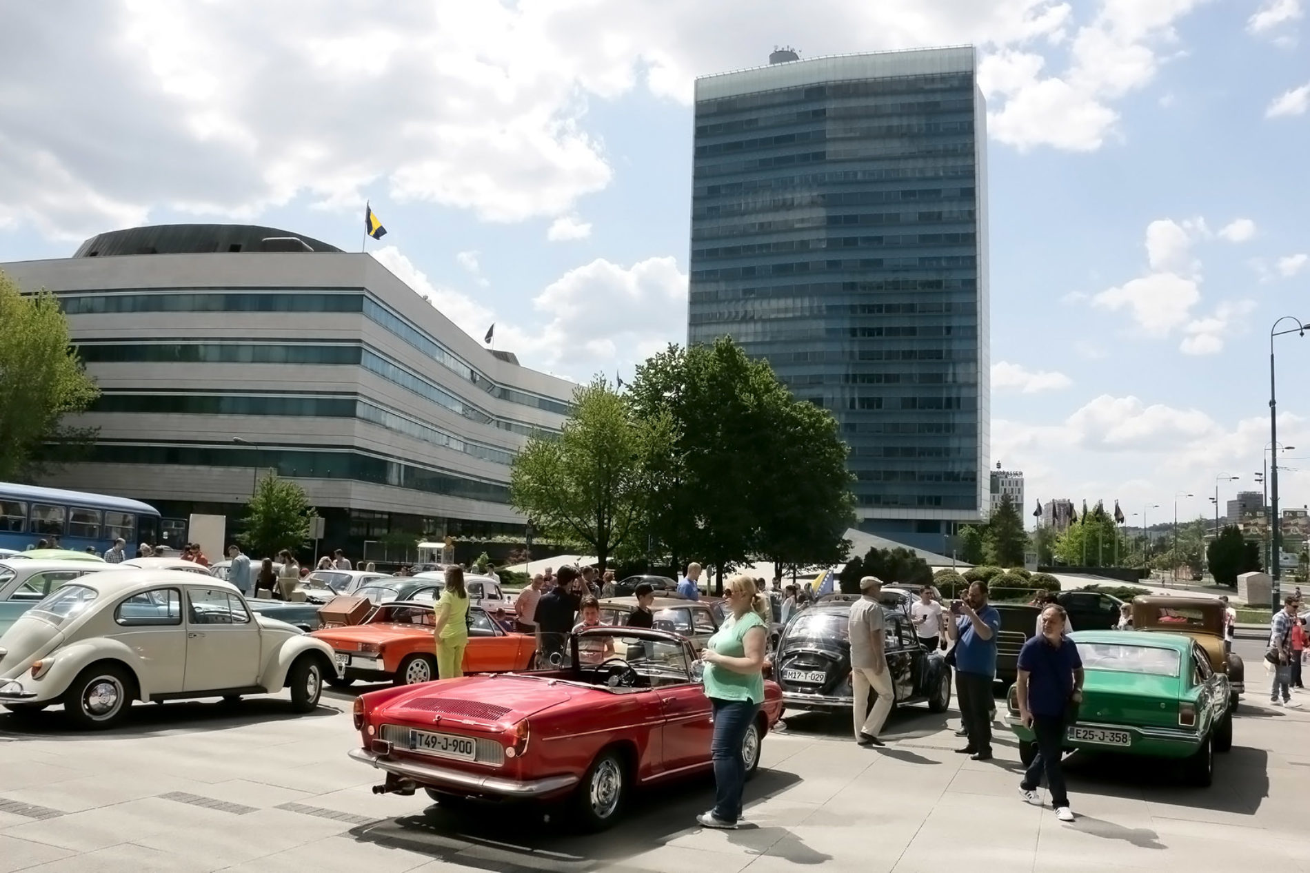 Susret vlasnika oldtimera u Sarajevu: Među izloženima i automobil Franklina Roosevelta (FOTO)