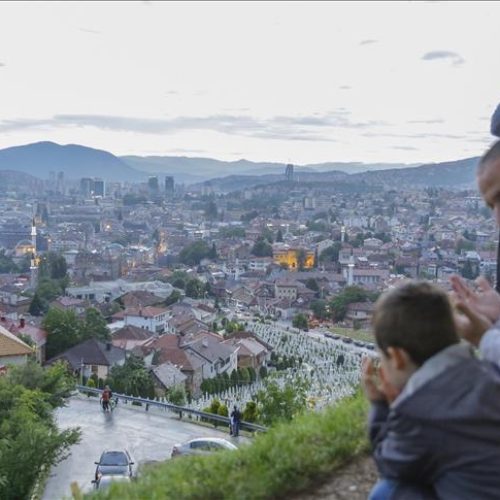 Ramazan oživi Sarajevo i ispuni ga posebnom duhovnošću (Foto)