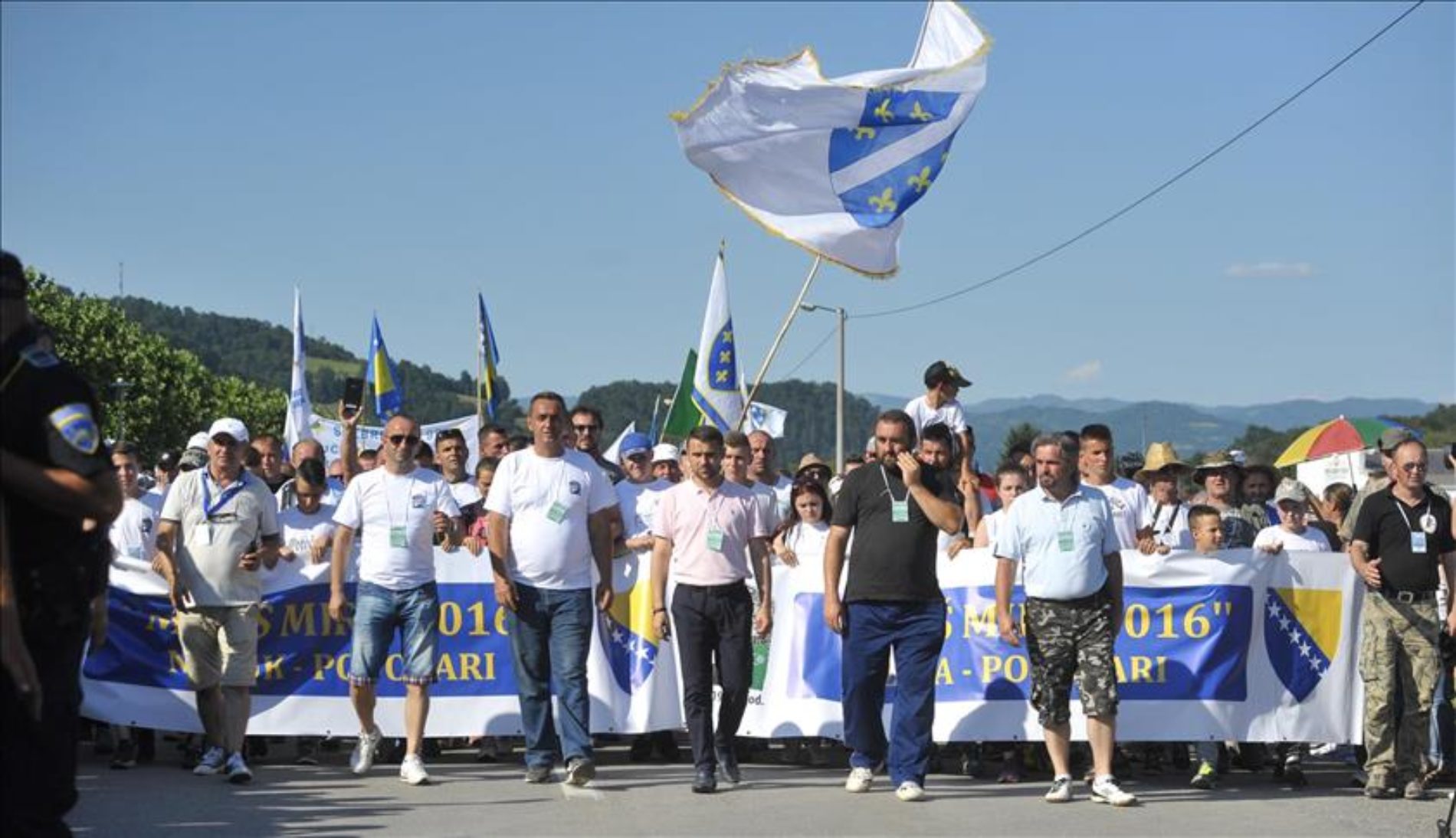 Učesnici Marša mira stigli u Potočare: Na čelu kolone preživjeli Srebreničani sa “Puta smrti”