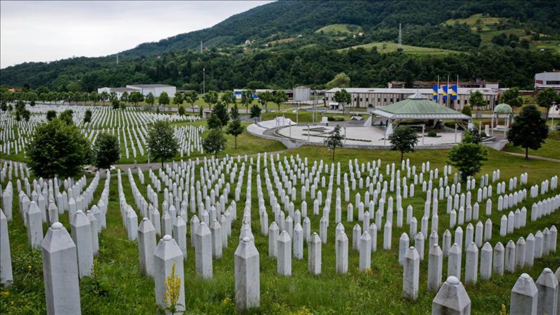 Govor budućeg predsjednika Srbije 11. jula u Srebrenici