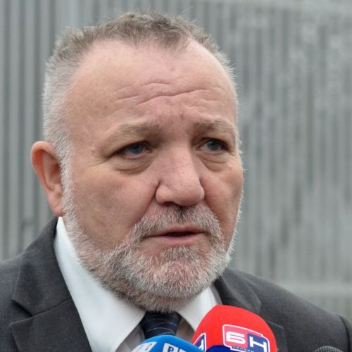 U Bijeljini pretučen advokat Duško Tomić: ‘Njima smeta zastava Bosne i Hercegovine’
