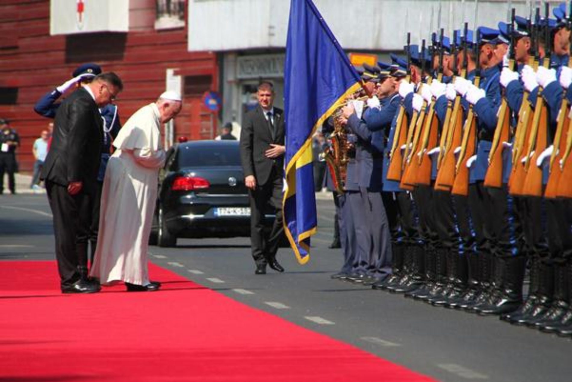 Na letu iznad Bosne: Papa Franjo uputio blagoslove i pozdravio predsjednika i građane naše zemlje