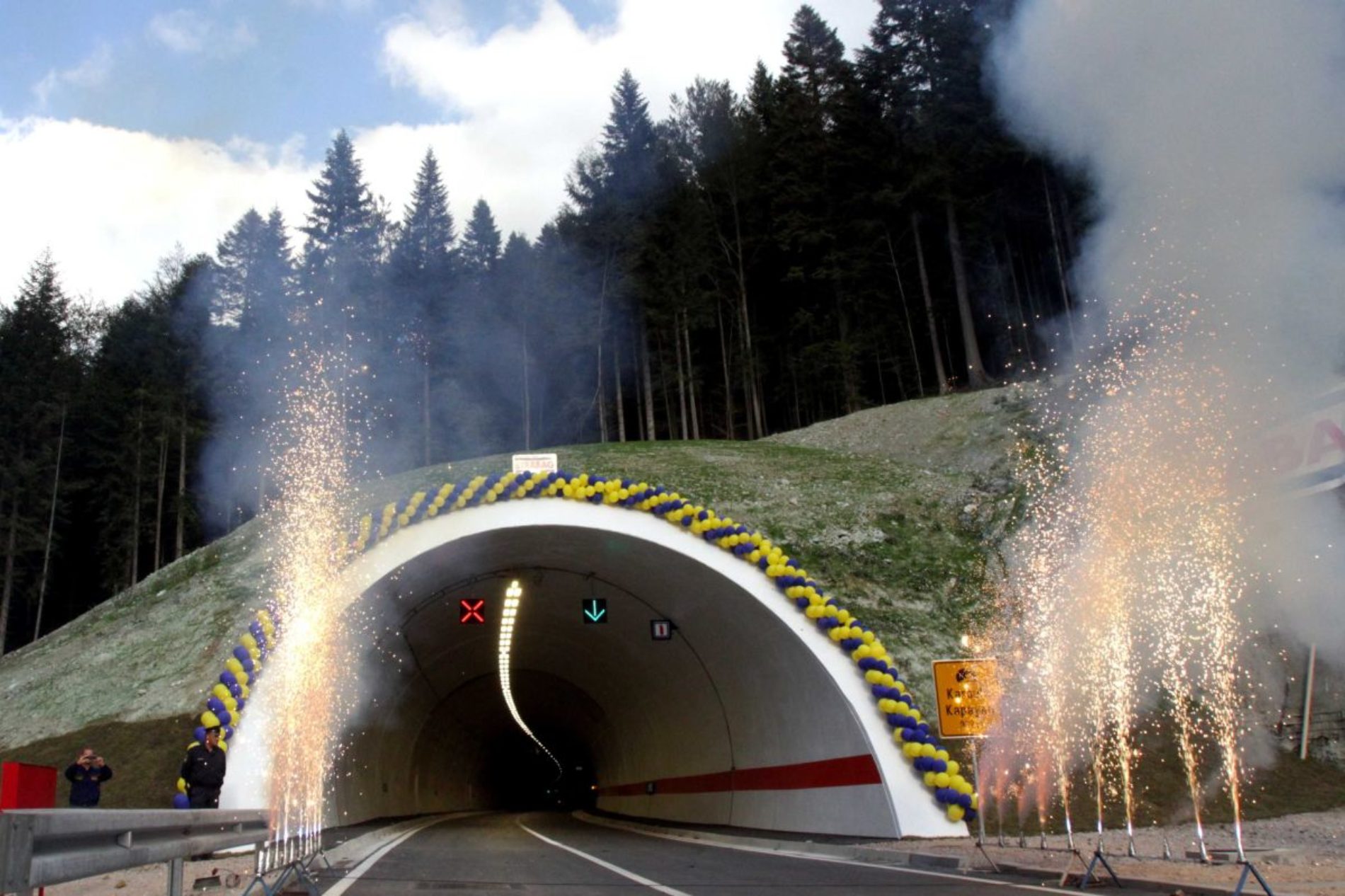 Zvaničnici nakon otvaranja tunela ‘Karaula’: Namjera u narednih pet do šest godina završiti autoput te izgraditi brze ceste do Tuzle, Bihaća i Goražda