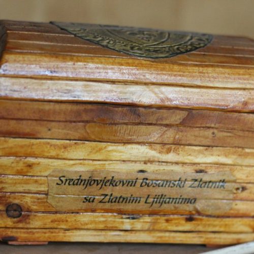 Zeničanin pravi čuda od drveta: Jasmin Fejzić oživljava motive srednjovjekovne Bosne