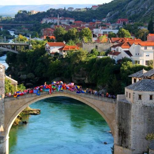 Internacionalni fakultet iz Mostara će ponuditi besplatne stipendije izbjeglicama i studentima iz sedam zemalja koje su pogođene zabranom ulaska u SAD