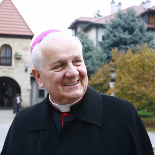 Biskup Franjo Komarica: Teško narodu kojega njegovi politički predstavnici uvjere da nije u stanju živjeti zajedno s drugim narodima