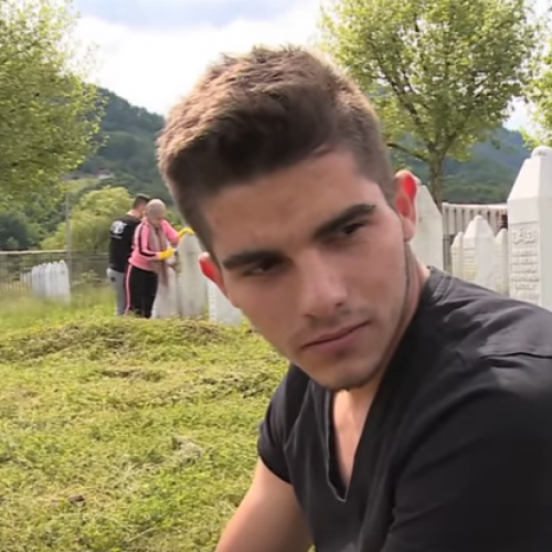 Studenti s pet bosanskih univerziteta u Srebrenici: Očistili mezarje u Potočarima (Video)