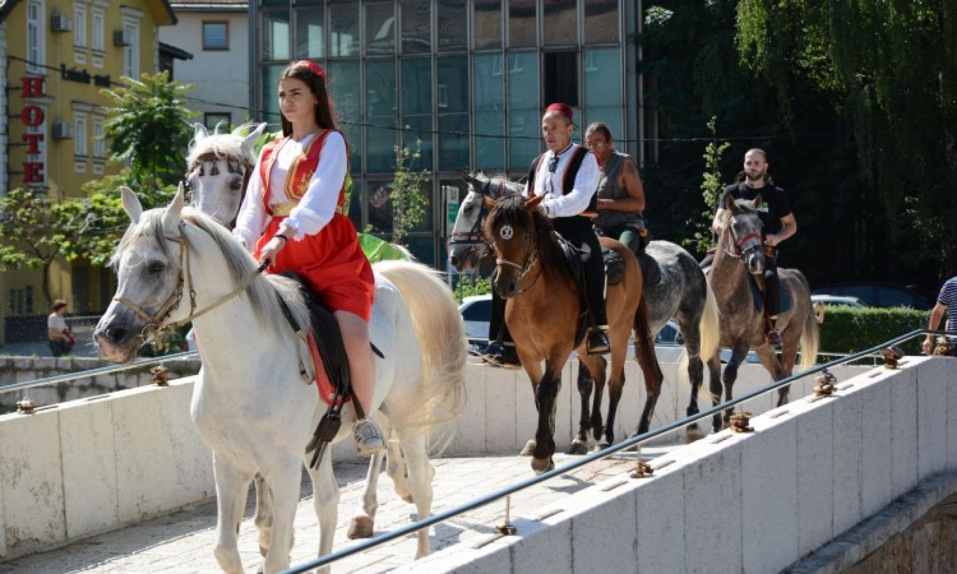 Sarajevski konjanici krenuli u pohod na Ajvatovicu
