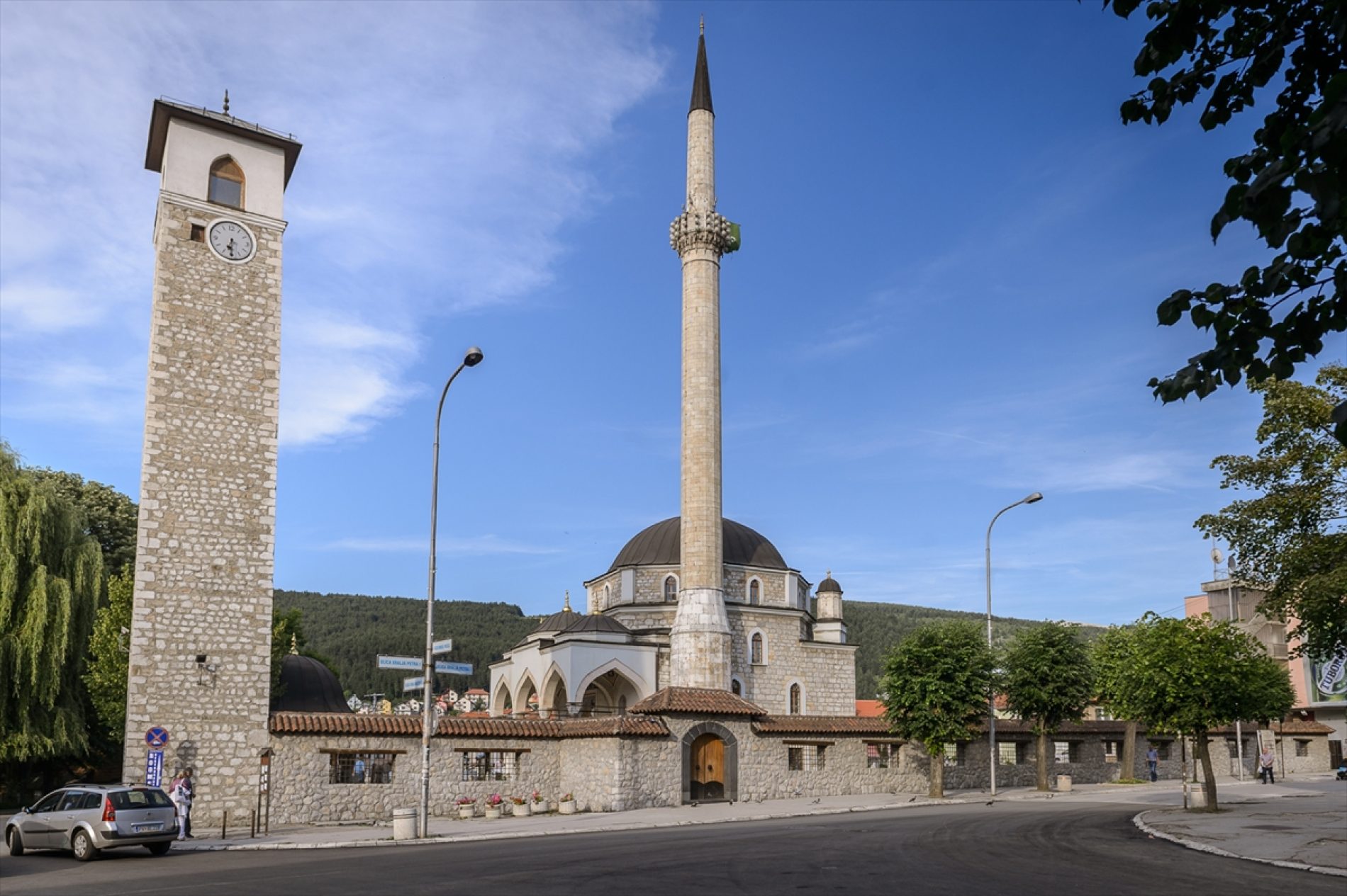 Pljevlja: Husein-pašina džamija; po svojoj tradiciji, unutrašnjem bogatstvu, spada u red najznačajnijih islamskih objekata na Balkanu