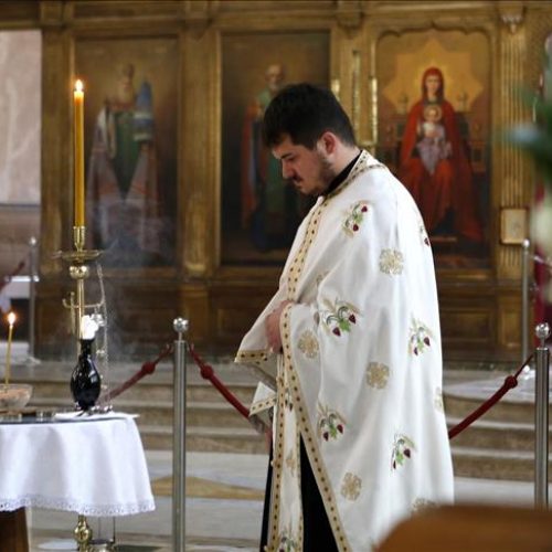 Sarajevo: U Sabornoj crkvi služen parastos za duše poginulih boraca Armije i MUP-a RBiH