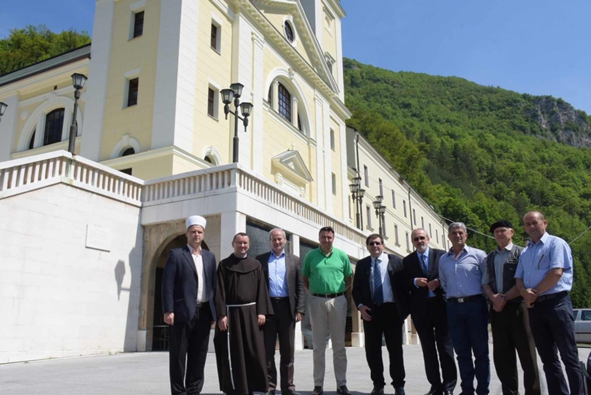 Kraljeva Sutjeska: Donacija sarajevske općine Centar franjevačkom samostanu i džamiji sultana Fatiha (Foto)