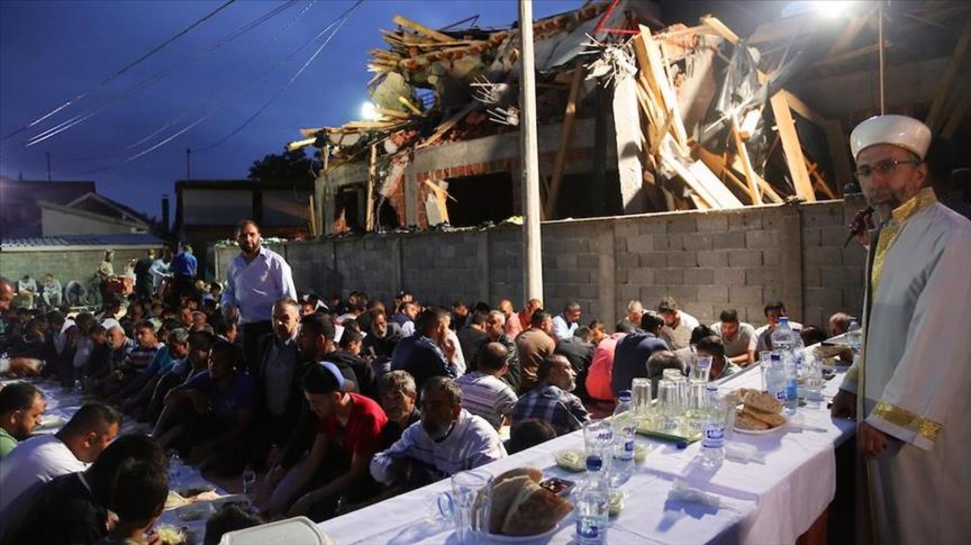 U organizaciji bosanskog Merhameta: Održan iftar kod porušene džamije u Zemun Polju
