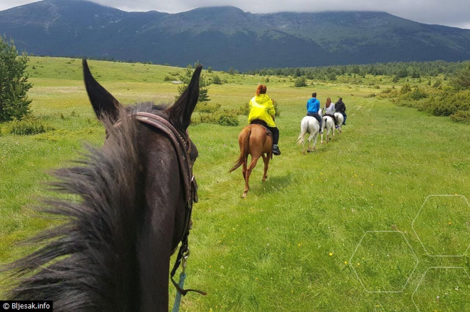 Turisti oduševljeni ponudom Blidinja: Jahanje na konjima kroz netaknutu prirodu