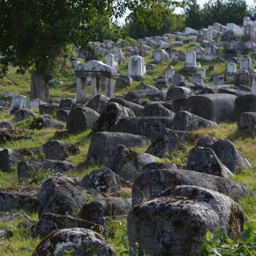 Najveće sefardsko groblje u Evropi – posebno i zbog arapskog pisma na spomeniku