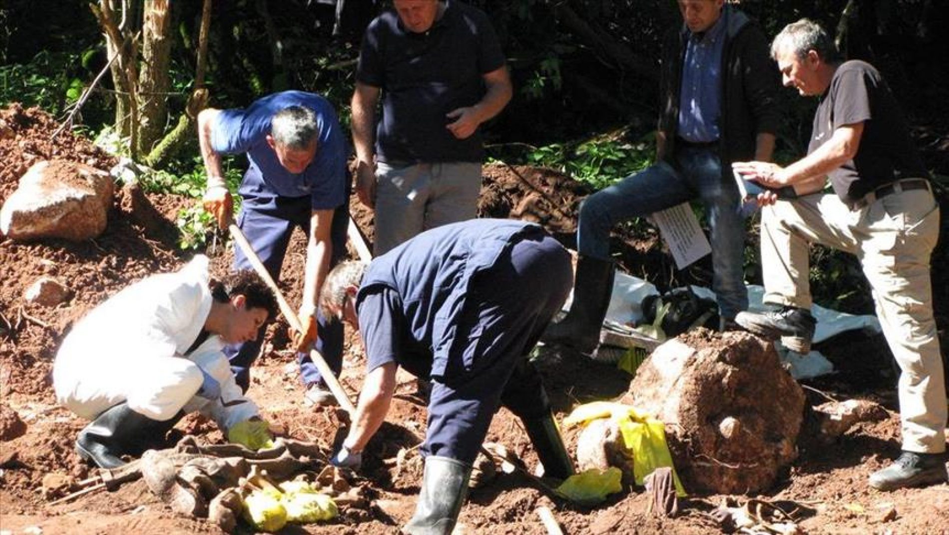 Masovna grobnica kod Vlasenice: Počele ekshumacije 12 žrtava