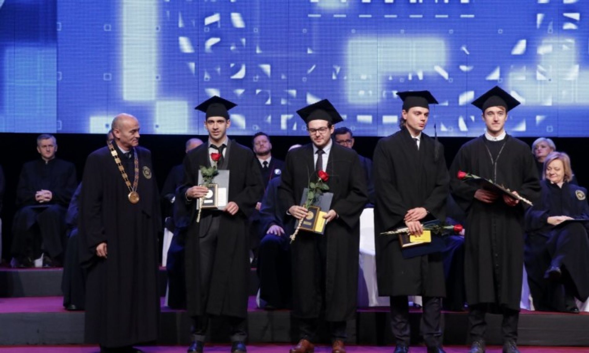 Univerzitet u Sarajevu promovisao 5.578 diplomanata i magistranata