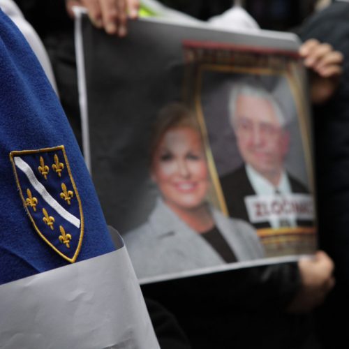 Protesti u Sarajevu: “NE tuđmanizaciji Bosne i Hercegovine i STOP ruskoj čizmi”