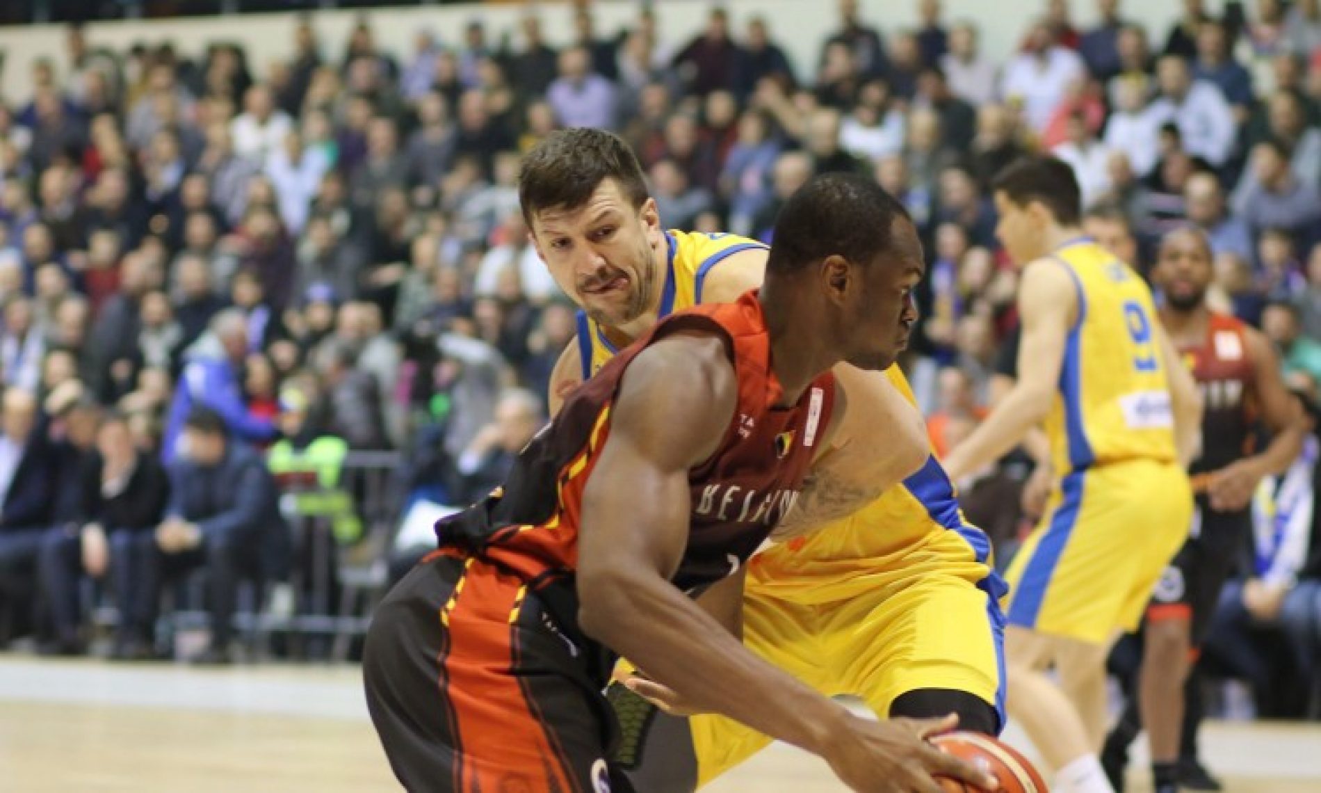 Košarkaški Zmajevi slavili u Skenderiji (VIDEO)