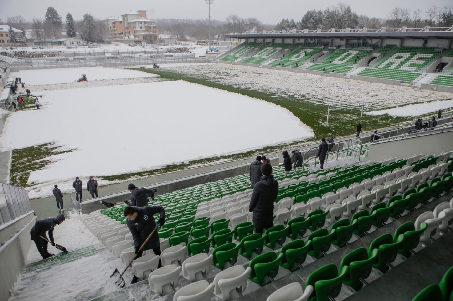 Domaćini čiste snijeg, fudbaleri Bosne i Hercegovine večeras protiv Bugarske