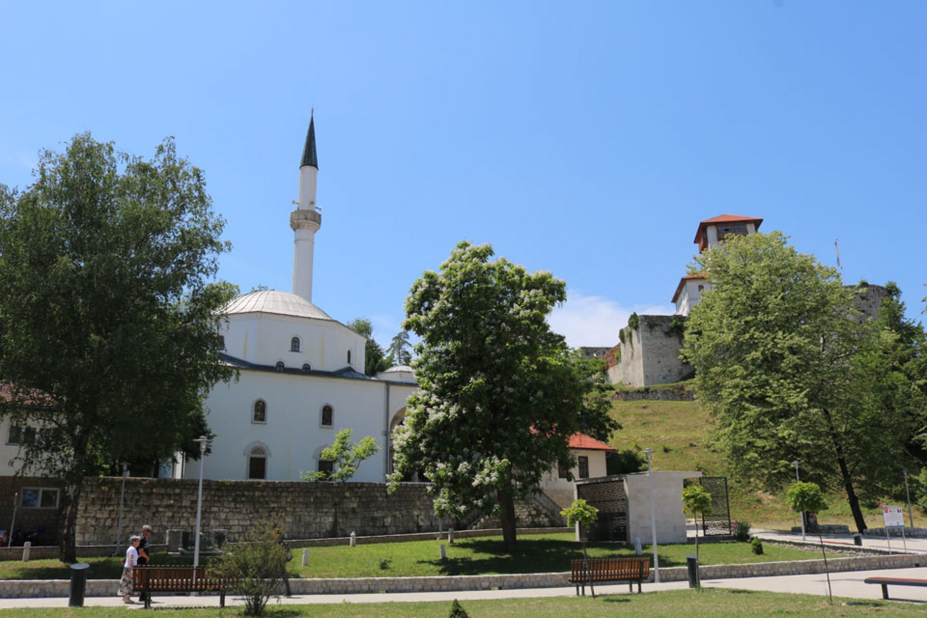 Husejnija džamija u Gradačcu