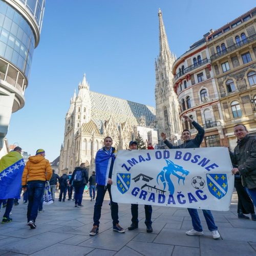 Beč u bosanskim bojama: Bosnu i Hercegovinu će večeras bodriti blizu 20.000 navijača