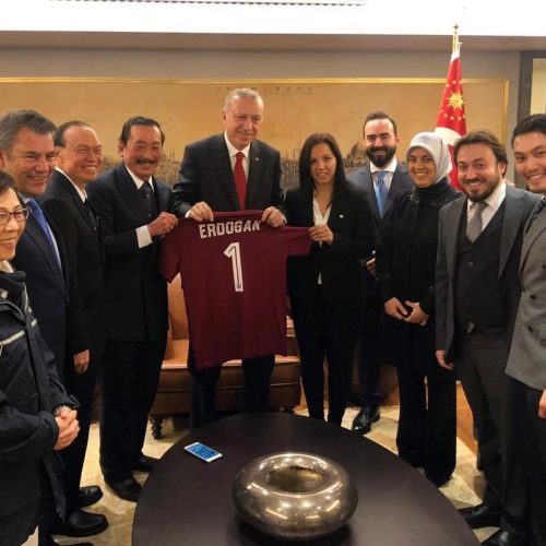 Delegacija FK Sarajevo posjetila sirijske izbjeglice u Turskoj i susrela se s Erdoganom