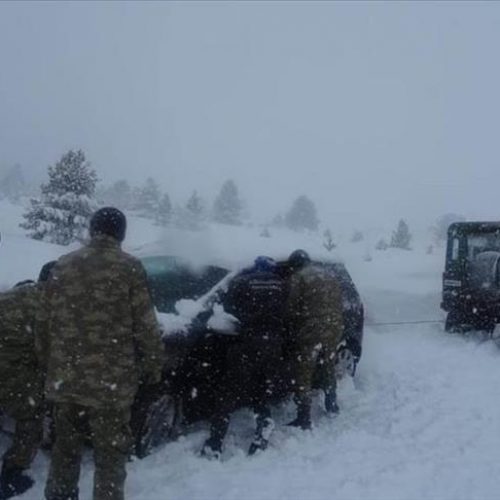 Tomislavgrad: Turski vojnici EUFOR-a spasili porodicu s trudnicom zaglavljenu u snijegu