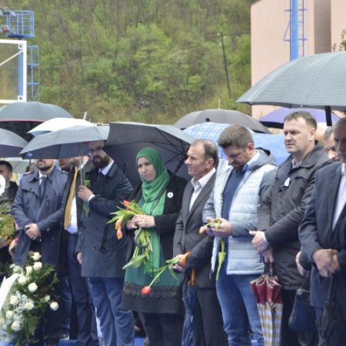 Obilježena 26. godišnjica zločina nad bošnjačkim civilima u Srebrenici