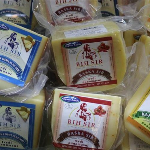 Vrijedne ruke porodice Žilić: Kupreški sir pobrao medalje Novosadskog sajma