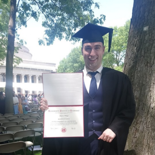 Haris Brkić iz Lukavca diplomirao na prestižnom MIT-u