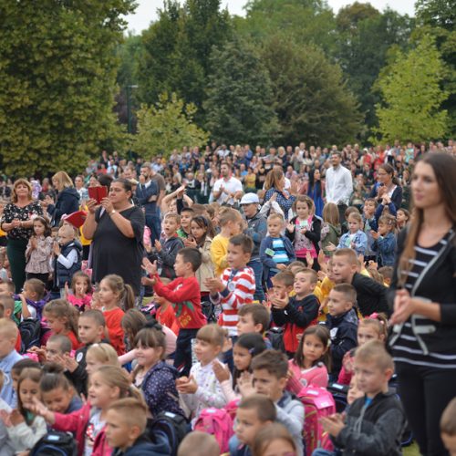 Općina Novi Grad u Centru “Safet Zajko” priredila zabavu uz poklone za više od 1.300 prvačića