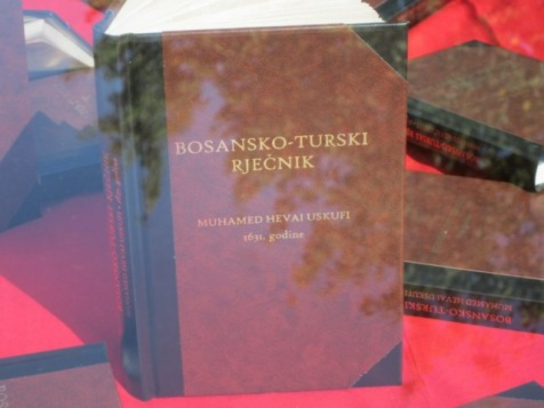 Prvi bosanski rječnik: Gradu Tuzla 2.000 bosansko-turskih rječnika