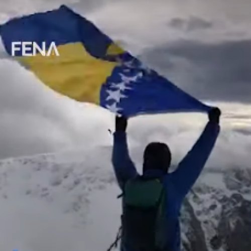 Čestitka građanima s najvišeg vrha u zemlji – Maglića (VIDEO)