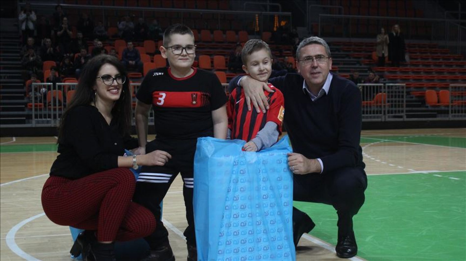 Zenica: Odigrana humanitarna utakmica za dječake Ajdina Žigonju i Vedada Hadžića
