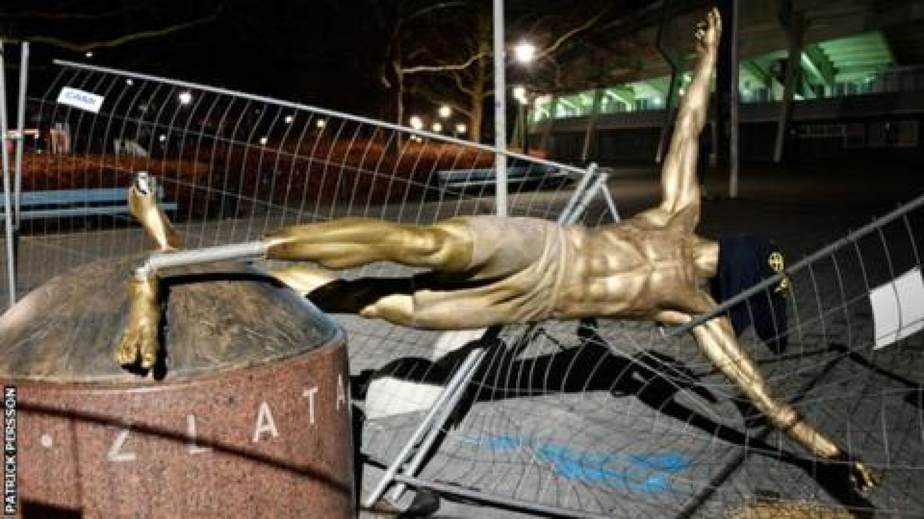 Srušen kip Zlatana Ibrahimovića u Malmeu