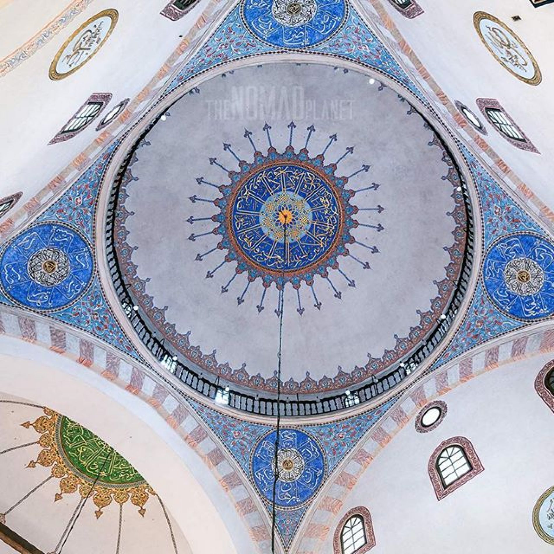 Veličanstvena unutrašnjost Begove džamije u Sarajevu