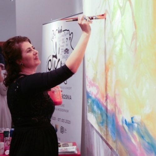 Bosanska umjetnica Alisa Teletović slikala pred publikom u Abu Dhabiju