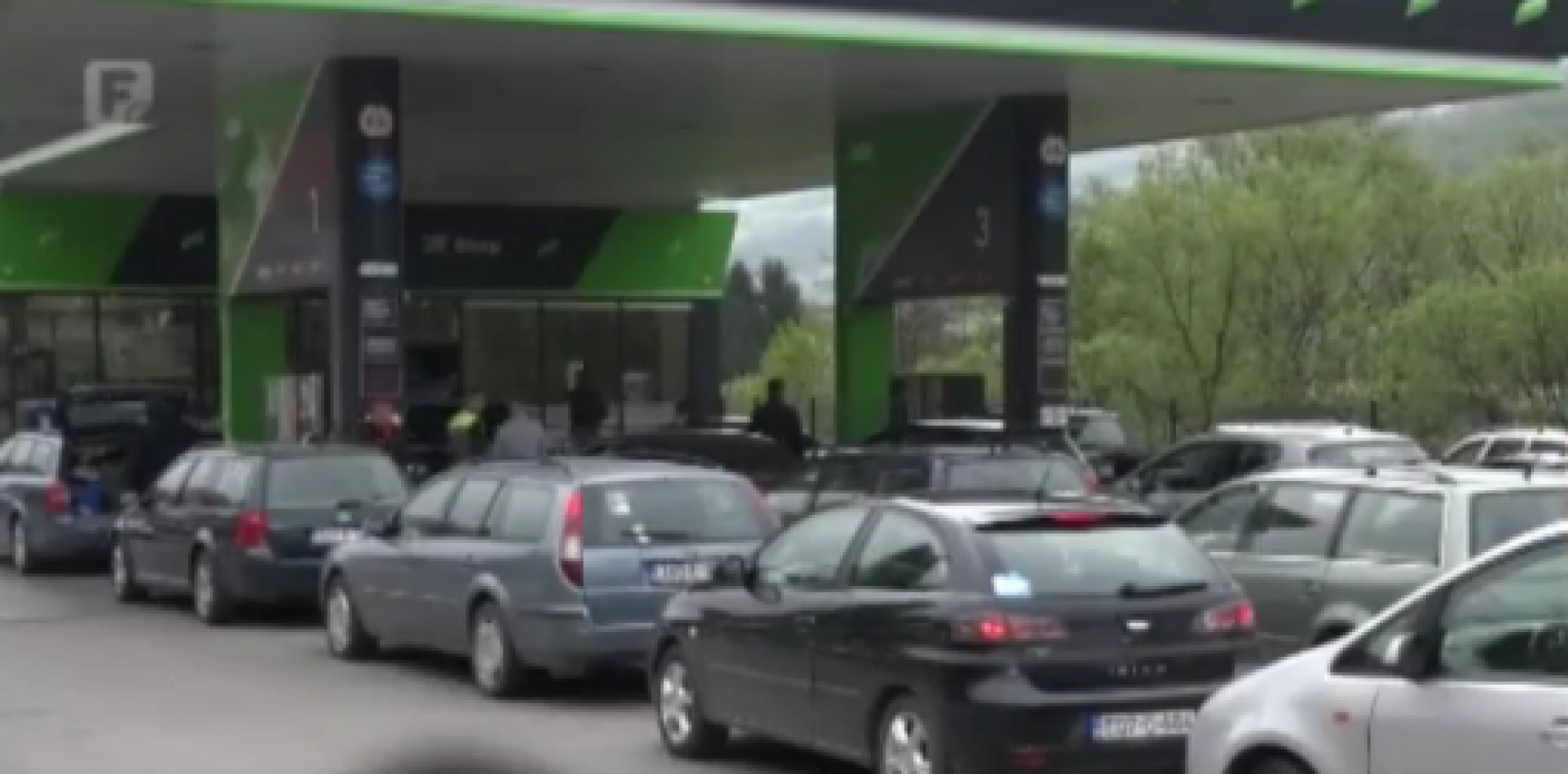 Konkurencijsko nadmetanje u Travniku: Redovi za gorivo zbog najnižih cijena u državi