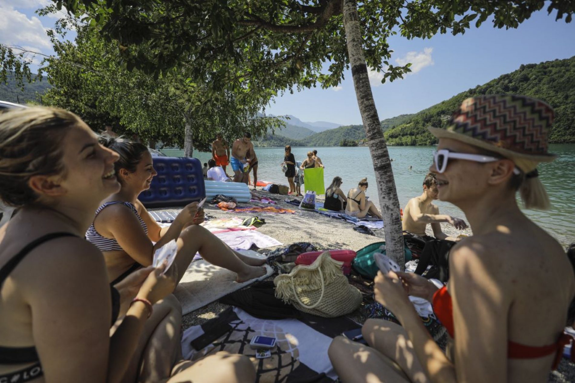 Jablaničko jezero puno kupača (Foto)