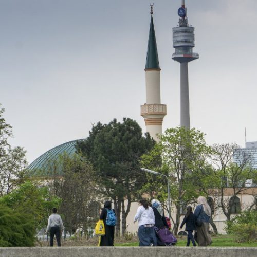 Kurcova vlada se sprema za pokretanje kontroverznog programa nadziranja muslimana u Austriji
