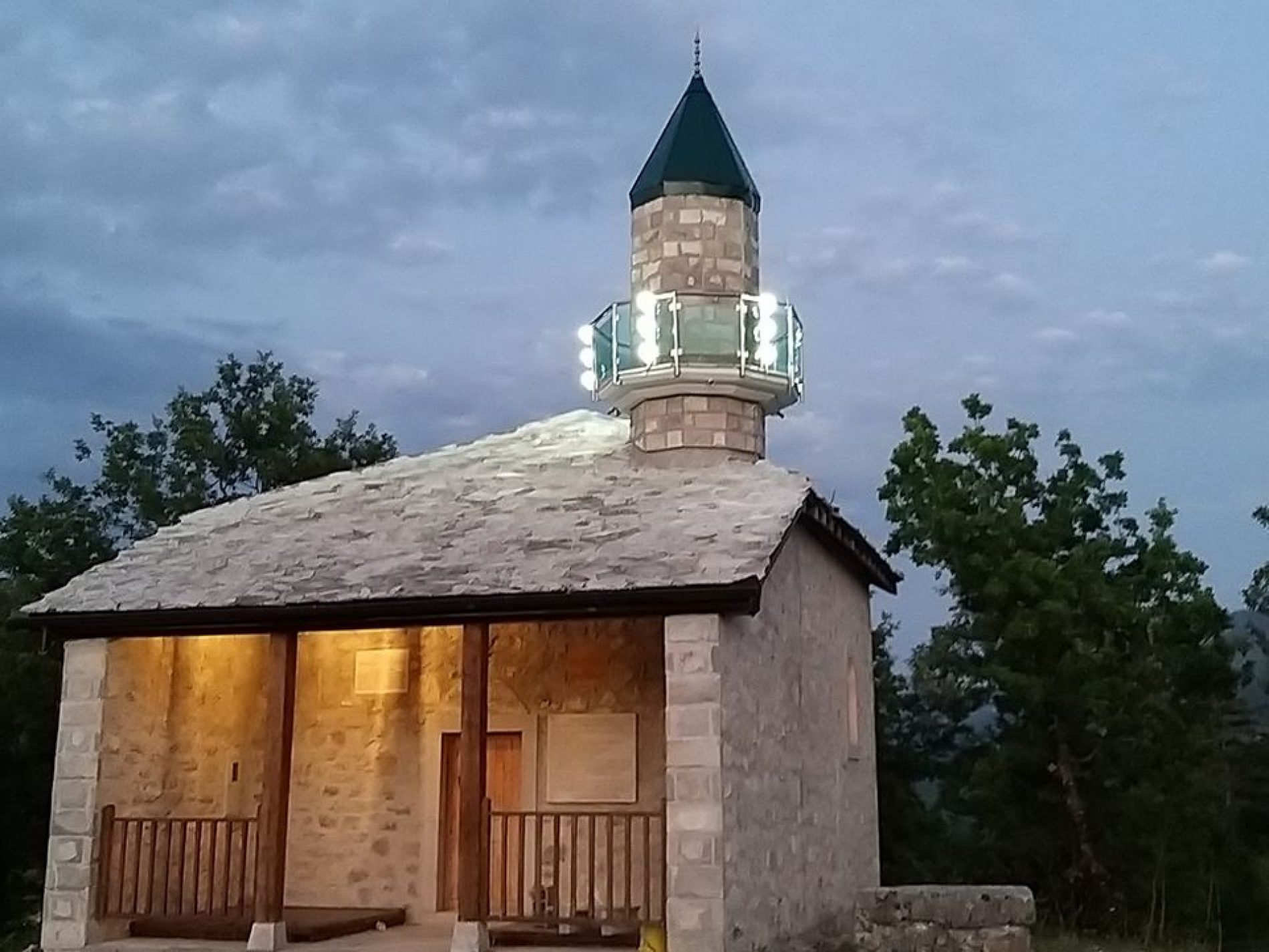 Džamija u Lastvi kod Trebinja: tri puta rušena i obnavljana, ovih dana dobila je i munaru