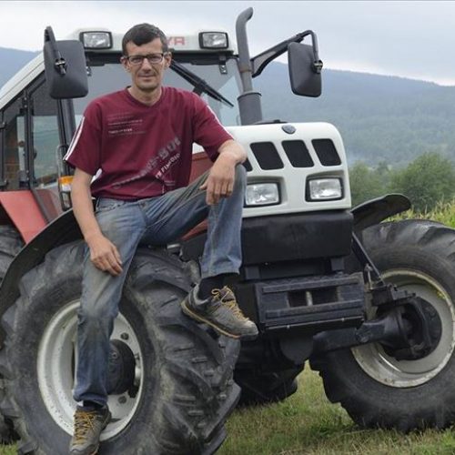 Sabit Mandžić dobio novi traktor; zahvalan ljudima koji imaju osjećaj za povratnike na Drini