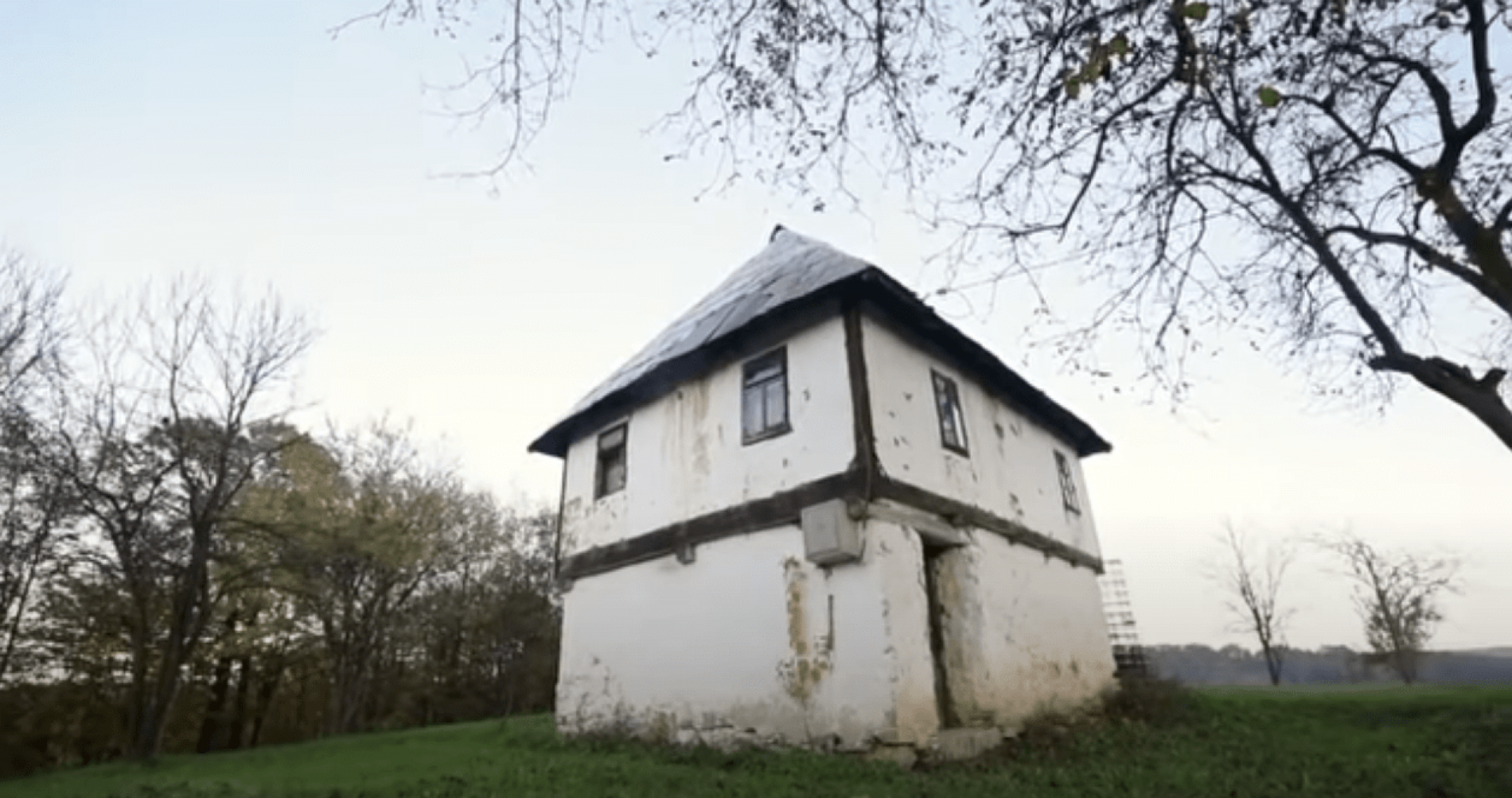 Kad čeljad nije bijesna, kuća nije tijesna: Priča o Bošnjaku koji je imao 4 žene i 54-ero djece (Video)