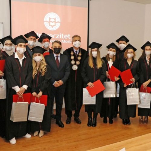 Uručene rektorove nagrade najboljim studentima mostarskog Univerziteta (VIDEO)