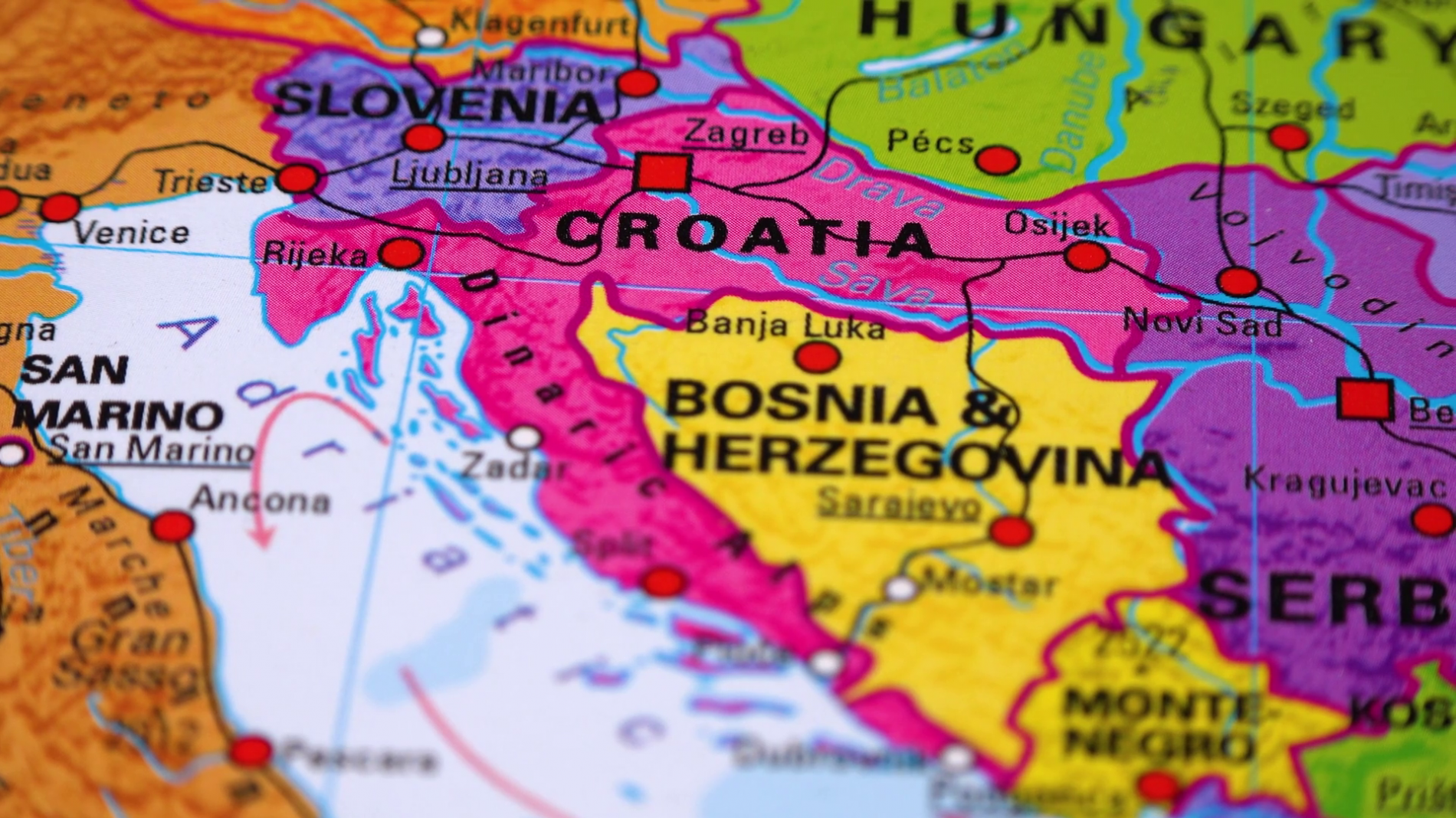 Vlada Slovenije se ogradila od suludog ‘non-papera’