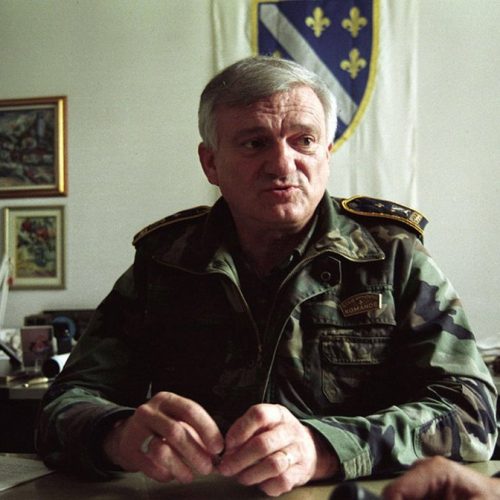 Preminuo Jovan Divjak, bivši general ARBiH