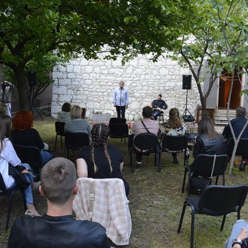 Mostar: Počela manifestacija “Maj u bašti Ćorovića kuće”