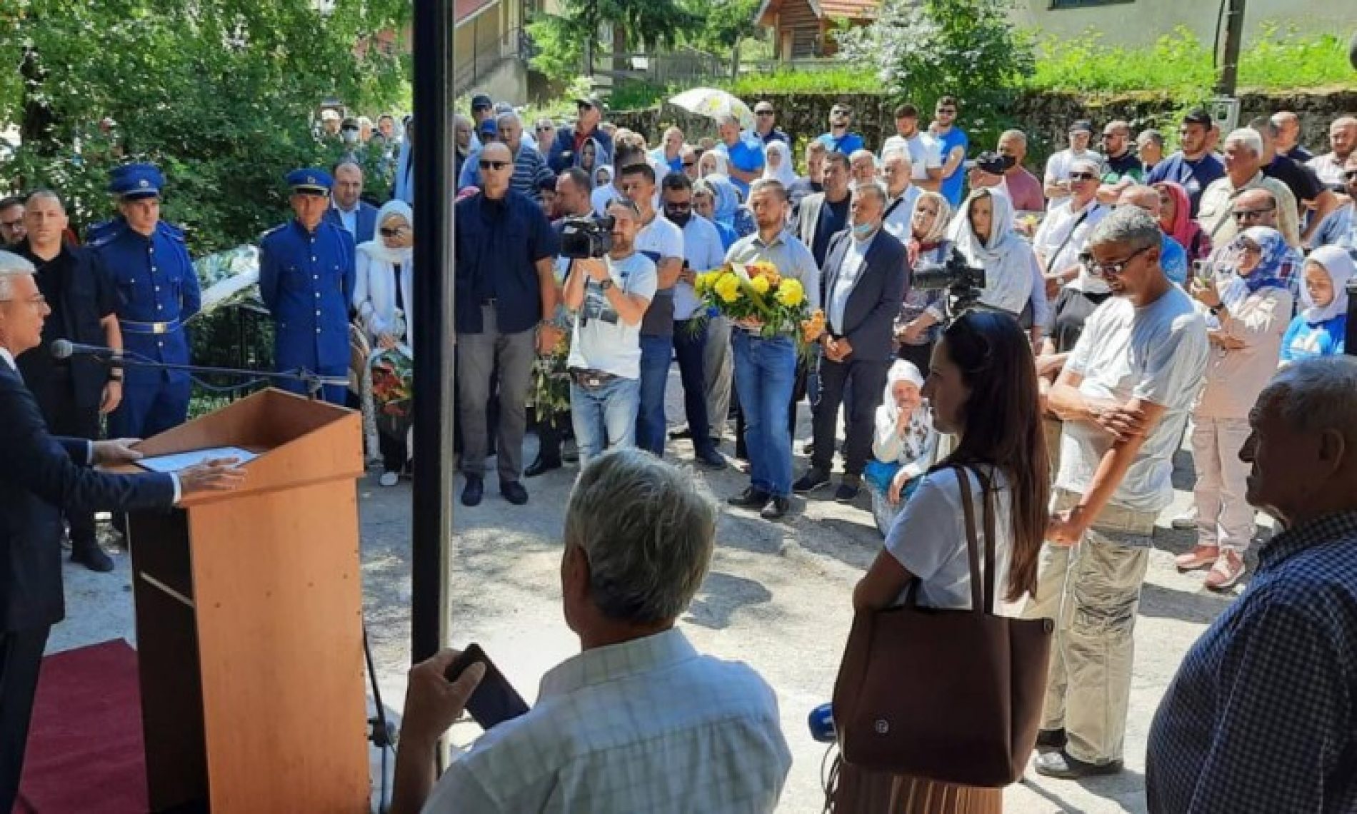 Džaferović u Kalinoviku i Nevesinju s porodicama ubijenih Bošnjaka